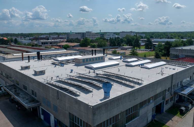 Jak přivést denní světlo do každé haly nebo chodby? Pomocí střešního světlíku!